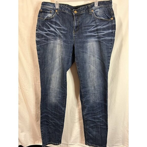 ZCO Premium Women's Jeans Size 20 Distressed Whiskering Fading  5 Pocket EUC - Picture 1 of 9